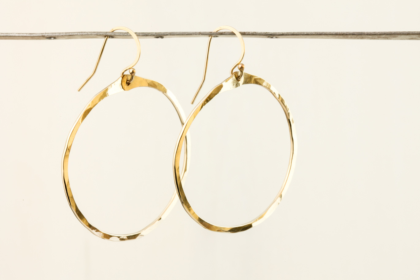 18K Solid Gold Dangle Earrings With Hammered Disk - Etsy